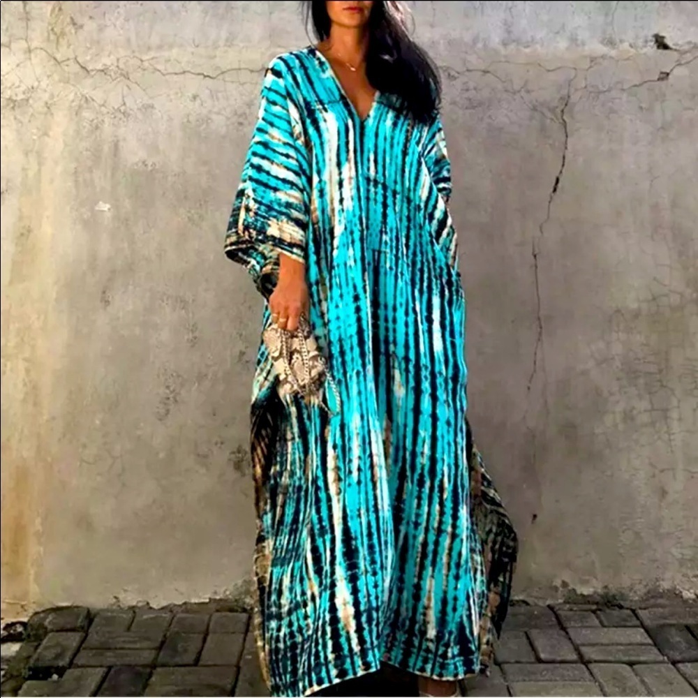 Gorgeous Caribbean Blue Coverup - Picture 1 of 5